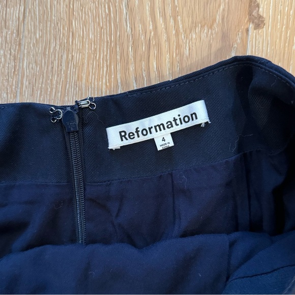 Reformation Navy Brinley mini skirt - Picture 6 of 7